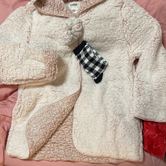 PINK Victoria's Secret Jackets & Blazers - Brand new “Pink” Victoria’s Secret Oversized hooded jacket, socks and scrunchie